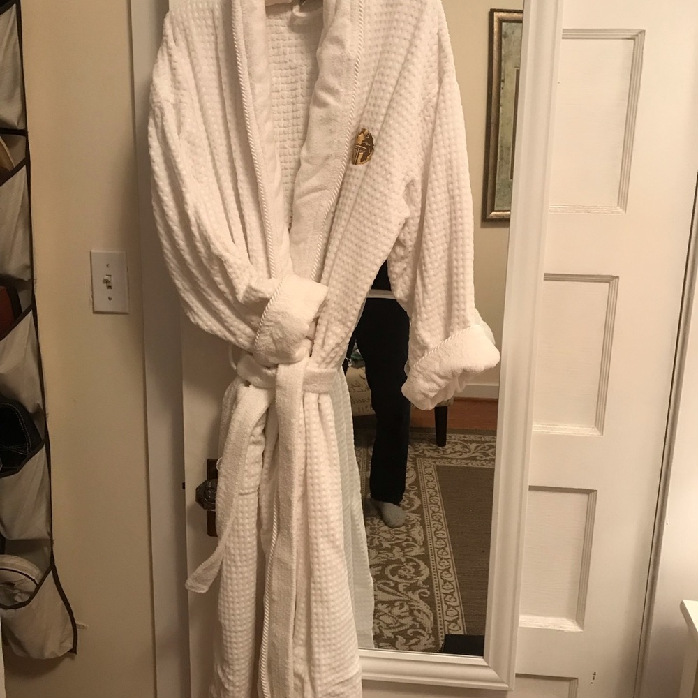 Trump Int’l Hotel & Tower Robe Set